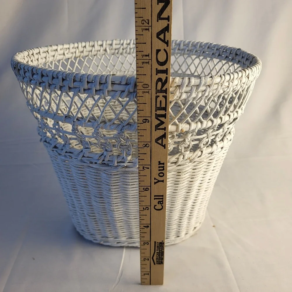 Vintage White Oval Wicker Trash Waste Paper Basket Boho Chic 11.5
